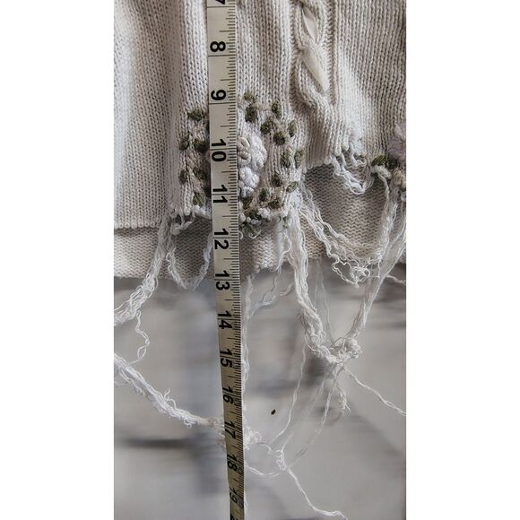 Western Connection Women's Large White Distressed Knit Crop Long Sleeve Top - Picture 5 of 6